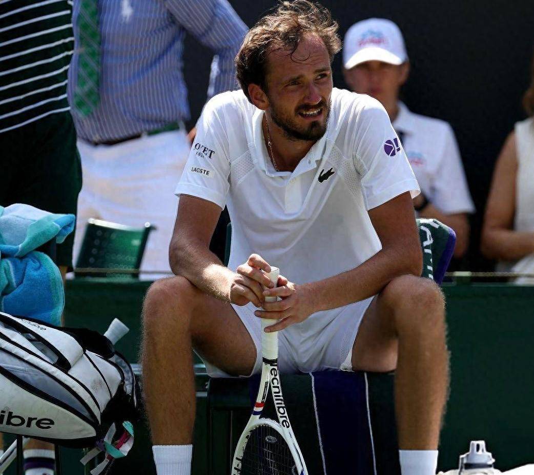 开云体育入口-印尼羽毛球队爆冷击败中国队,辛杜高光表现引发热议