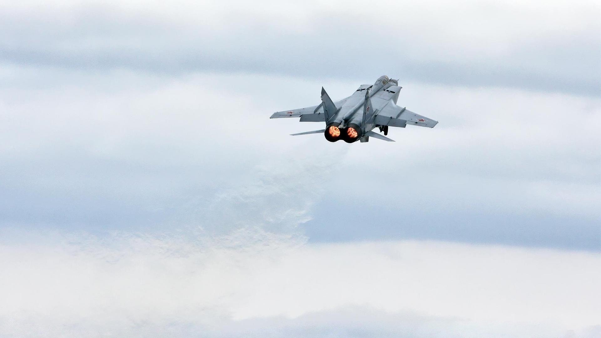 佛罗伦萨闪电战3-0速胜克罗地亚,库尔图瓦神扑连场状态火热引爆足坛